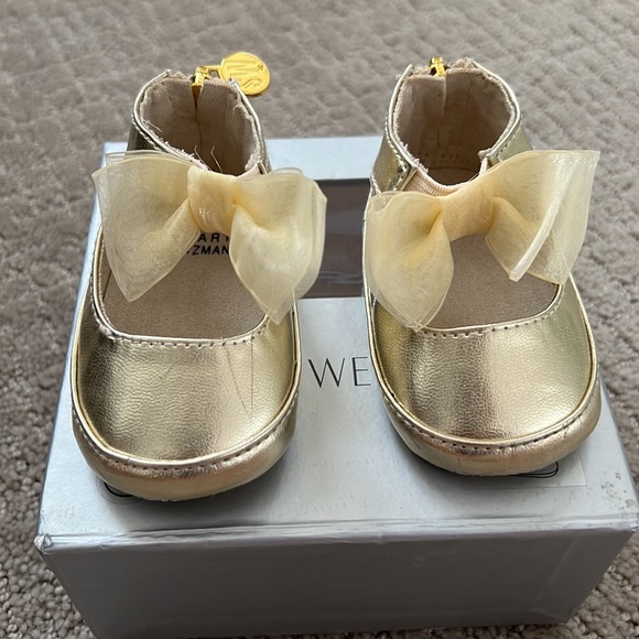 Stuart Weitzman baby Nantucket gold shoes - Picture 3 of 8